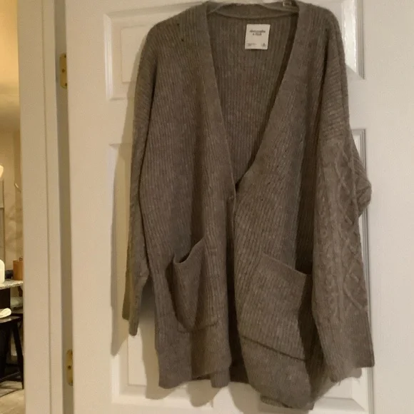Abercrombie & Fitch Gray Cardigan Sweater - Picture 1 of 9